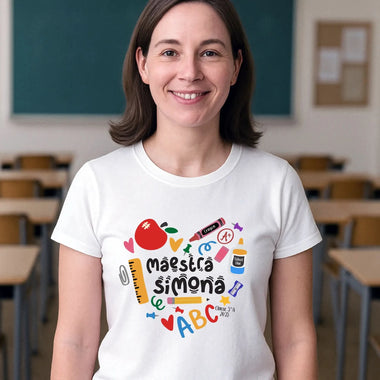 T-shirt Maestra Personalizzata con Nome e Classe - Cuore Scuola