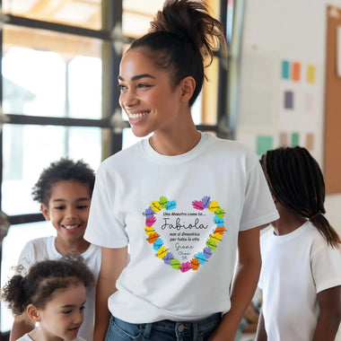 T-shirt Maestra Personalizzata con Nomi degli Alunni - Manine Colorate