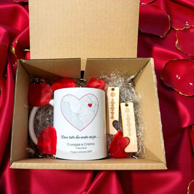 Box San Valentino Small – Sweet Box - Tazza Personalizzata con Mappa Amore + Coppia di Portachiavi Spotify con Canzone-Box San Valentino-Lol T-shirt