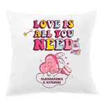 Cuscino Quadrato Personalizzato con Nomi e Cuoricino Love is all you need Federe per cuscino