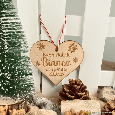 Pallina di Natale di Legno a forma di Cuore con nomi personalizzati