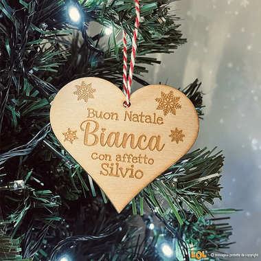 Pallina di Natale di Legno a forma di Cuore con nomi personalizzati