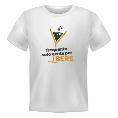 Frequento solo gente per bere T-shirt