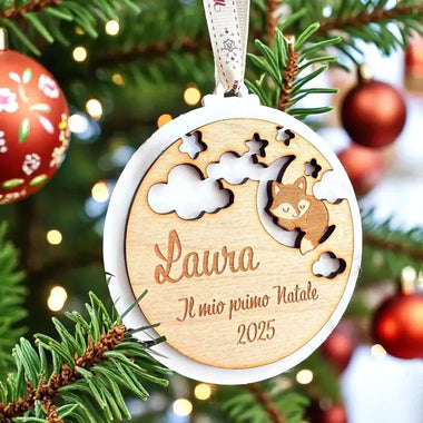 Pallina di Natale “Il Mio Primo Natale” in Plexiglass Bianco e Legno con Volpe – Personalizzata con Nome e Anno-Decorazioni natalizie-Lol T-shirt