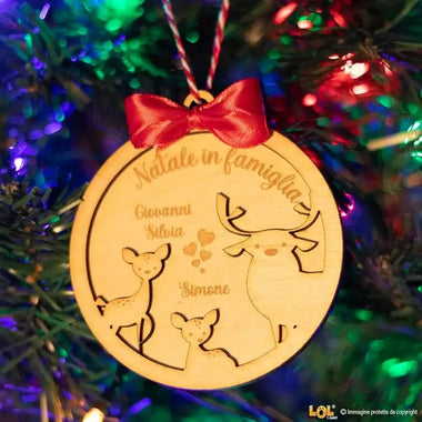 Pallina di Natale in Legno con Renne in 3D Personalizzata con Nomi - Natale in Famiglia-Decorazioni natalizie-Lol T-shirt