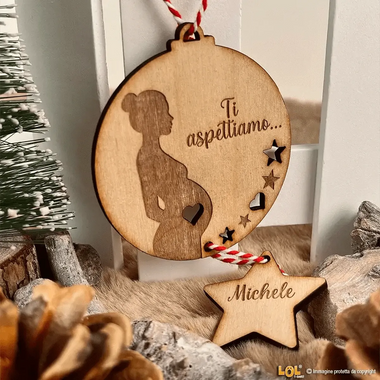 Pallina di Natale in legno Personalizzata con Ti Aspettiamo-Decorazioni natalizie-Lol T-shirt