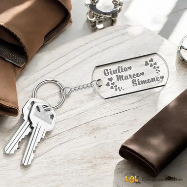 Portachiavi Plexiglass Personalizzato con Nomi Incisi e Cuori