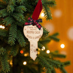 Pallina di Natale in Legno a Forma di Chiave Personalizzata con Nomi – Primo Natale nella Nuova Casa