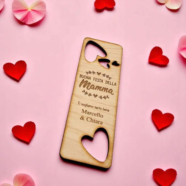 Segnalibro in Legno Festa della Mamma Personalizzato con Nomi e Dedica - Cuori