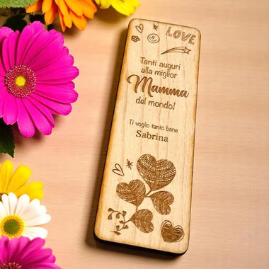 Segnalibro in Legno per la Mamma con Dedica Personalizzata - Pianta Cuoricini ed Emoj