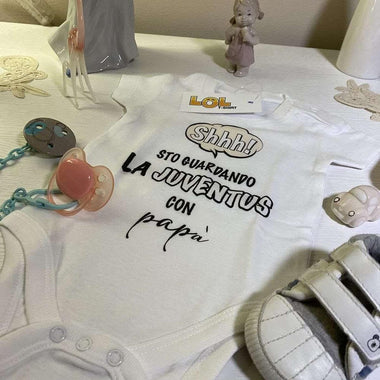 Body per Neonato Shh sto guardando la Juventus con papà-Body per bimbi-Lol T-shirt
