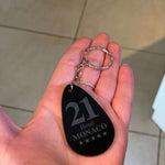 Portachiavi per Hotel o b&b in plexiglass nero con numero stanza a forma di goccia Portachiavi