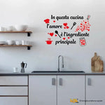 Adesivo Murale Cucina "In questa cucina l’amore è l’ingrediente principale" - Decorazione per Pareti-Adesivi decorativi-Lol T-shirt