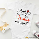 Body Neonato Regalo Nonni - Aiuto la nonna mi vizia – Idea Regalo per i Nonni, Festa dei Nonni-Body per bimbi-Lol T-shirt