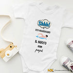 Body per Neonato Shh sto guardando il nuoto con papà-Body per bimbi-Lol T-shirt