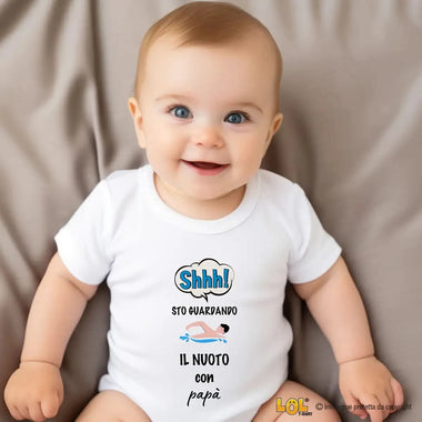 Body per Neonato Shh sto guardando il nuoto con papà-Body per bimbi-Lol T-shirt