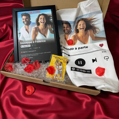 Box San Valentino Large - Wow Box – Quadro Netflix 21x30 + Portachiavi con Foto 3D + Federa Spotify 50x50-Box San Valentino-Lol T-shirt