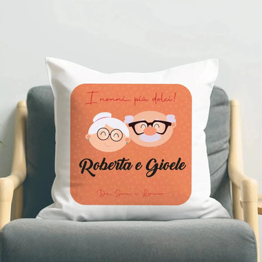Cuscino Quadrato Personalizzato con Nomi I nonni più dolci – Idea Regalo per i Nonni, Festa dei Nonni-Cuscino personalizzato-Lol T-shirt