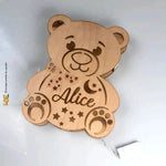 Lampada in legno a led a forma di orsetto personalizzabile con nome-Lampada in legno-Lol T-shirt