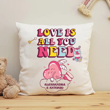 Cuscino Quadrato Personalizzato con Nomi e Cuoricino Love is all you need Federe per cuscino