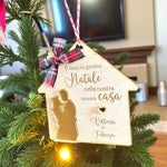 Pallina di Natale in Legno a Forma di Casa con Sagoma in Plexiglass Oro – Primo Natale Nuova Casa-Decorazioni natalizie-Lol T-shirt