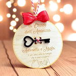 Pallina di Natale in Legno “La Chiave dell’Amicizia” con Nomi Personalizzati-Decorazioni natalizie-Lol T-shirt