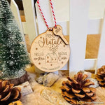 Pallina di Natale in Legno Personalizzata con Nomi e Anno Primo Natale Nella Nostra Nuova Casa-Decorazioni natalizie-Lol T-shirt