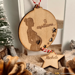 Pallina di Natale in legno Personalizzata con Ti Aspettiamo-Decorazioni natalizie-Lol T-shirt