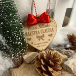 Pallina di Natale in legno Regalo per Maestra personalizzabile - Cuore con Fiocchetti-Decorazioni natalizie-Lol T-shirt