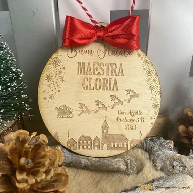 Pallina di Natale in legno Regalo per Maestra personalizzabile - Slitta Babbo Natale con Paesaggio-Decorazioni natalizie-Lol T-shirt