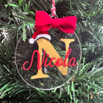 Pallina di Natale in Plexiglass trasparente personalizzata con nome e iniziale con Cappellino-Decorazioni natalizie-Lol T-shirt