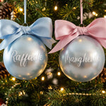 Pallina di Natale Argentata Personalizzata con Nome e Fiocco in Raso – 8 cm