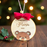 Pallina di Natale in Legno “Il Primo Natale” con Orsetto in 3D e Sonaglio – Personalizzata con Nome e Anno