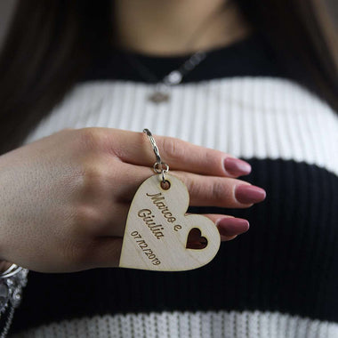 Portachiavi in legno a forma di cuore con incisione-Portachiavi-Lol T-shirt