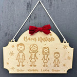 Targa Porta Natalizia Personalizzata con Membri e Nomi Famiglia – Decorazione in Legno con Fiocco Rosso in Velluto-Targa Porta-Lol T-shirt