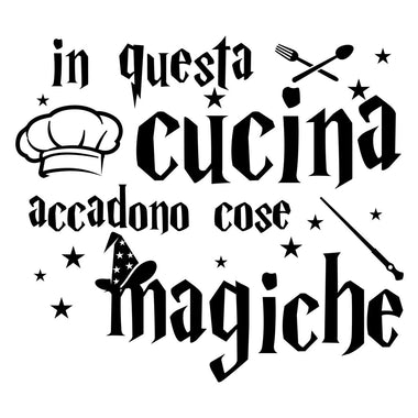 Adesivo Murale Cucina "In questa cucina accadono cose magiche"-Adesivi decorativi-Lol T-shirt