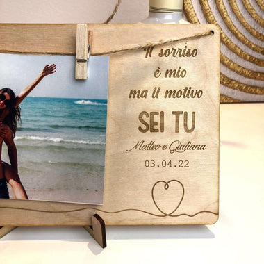 Cornice da tavolo in legno personalizzata con Foto e Dedica - Idea Regalo San Valentino-Espositori per fotografie-Lol T-shirt