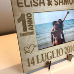 Cornice in legno personalizzata con foto e dedica – Idea Regalo San Valentino-Espositori per fotografie-Lol T-shirt