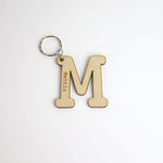 Portachiavi in legno a forma di lettera e incisione nome-Portachiavi-Lol T-shirt