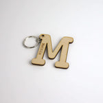 Portachiavi in legno a forma di lettera e incisione nome-Portachiavi-Lol T-shirt