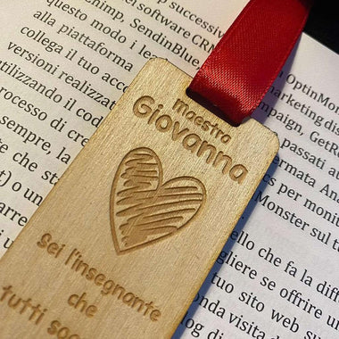 Segnalibro Regalo Maestra in legno con dedica personalizzata - Idea Regalo per Maestre e Insegnanti Fine Anno Scolastico-Segnalibro Regalo Maestra-Lol T-shirt